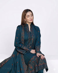 Raeesa Premium Noor-e-Fajar – Embroidered Luxury Lawn (AK-3298)